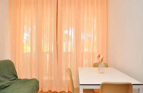 Bibione Pineda Apartamento | Cozy flat with sunlit balcony retreat - Beahost
