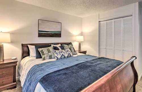 Kingsgate Condominio | Cozy Forest Abode in Woodinville Wine Country