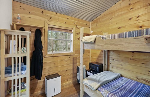 Ellijay Cabina | Cozy FOX DEN private solo cabin at Mulberry Gap Adventure Basecamp in Ellijay!