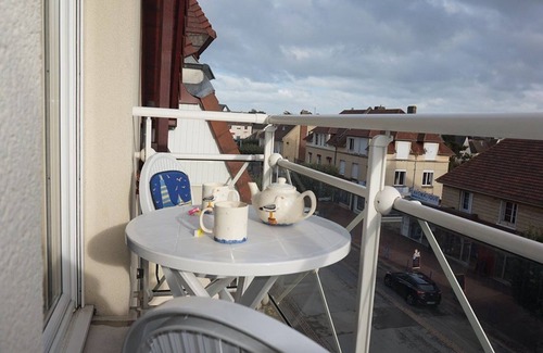 Merville-Franceville-Plage Apartamento | Apartamento con Piscina y Wifi en Merville-Franceville-Plage, Cerca del Mar