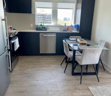 Etobicoke Apartamento | Cozy, Fresh Condo in Toronto - 2bd and 2bth