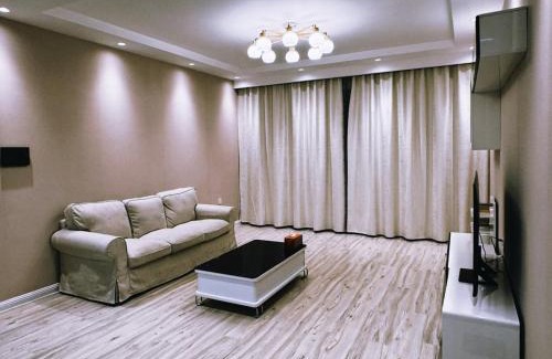 Downtown Ulaanbaatar Apartamento | Cozy furnished Brand-New City Center UB Apartment