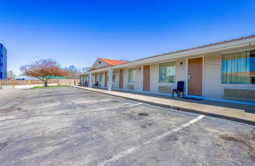 Richmond Hotel | Cozy Garden Inn By OYO Hwy 40 Richmond