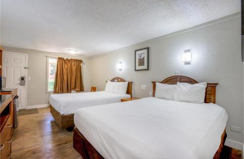 Richmond Hotel | Cozy Garden Inn By OYO Hwy 40 Richmond