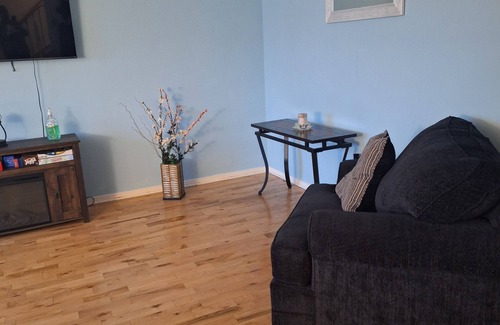 Laurel Casa | Cozy Gem Close to Everything!