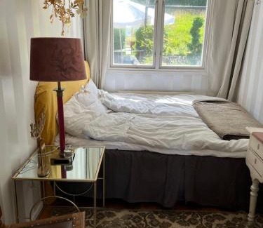 Bastad Casa | Cozy Guest Rooms in a Charming Båstad Villa, Prime Location near the Sea