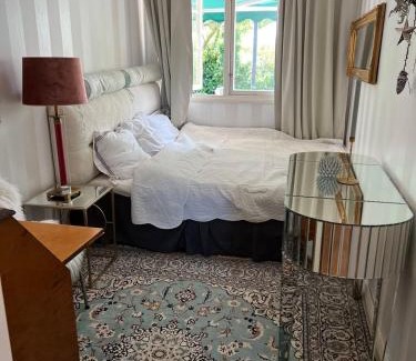 Bastad Casa | Cozy Guest Rooms in a Charming Båstad Villa, Prime Location near the Sea
