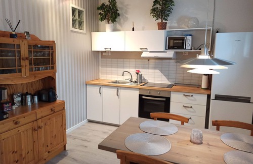 Enkoping Casa | Cozy Guesthouse 600m From The Beach