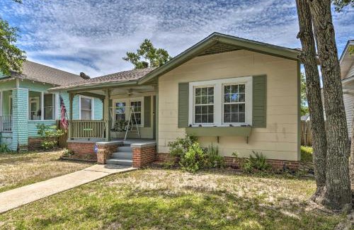 Gulfport Casa | Cozy Gulfport Home Walk to Beach, Marina and Casino