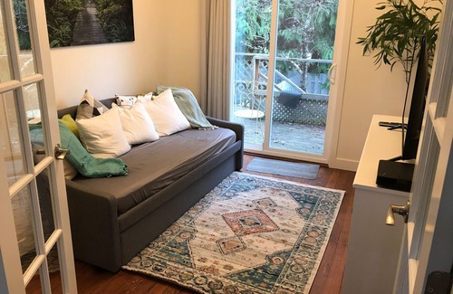 James Bay Casa | Cozy half-duplex in central location - walk to downtown or the beach