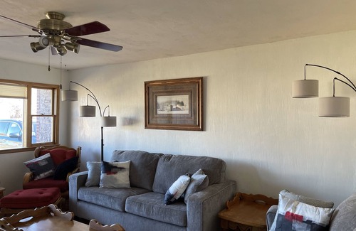 North Platte Casa | Cozy Hangout