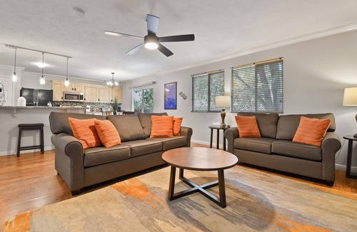 Heber Casa | Cozy Heber getaway, pet ok, sleeps 9, BBQ, firepit