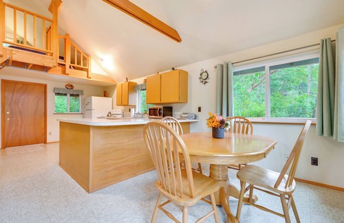 Longbranch Apartamento | Cozy Hideaway on Key Peninsula w/ Serene Views!