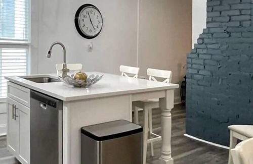 Sanford Casa | Cozy Historic home with 2 king size beds in Sanford