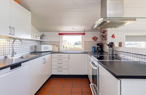 Nr. Lyngby Strand Casa | Acogedora casa vacaciones en Lokken, junto al mar