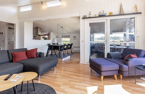 Nr. Lyngby Strand Casa | Acogedora casa vacaciones en Lokken, junto al mar