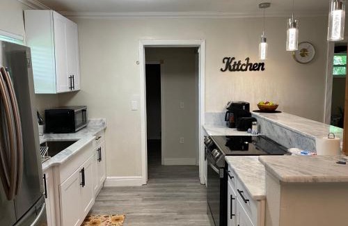 Thonotosassa Casa | Cozy holiday Home near all things Tampa Bay!