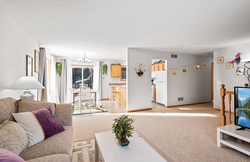 Payne - Phalen Casa | Cozy Home- 2 King/ 2 Queen , 5 minutes to DT St. Paul