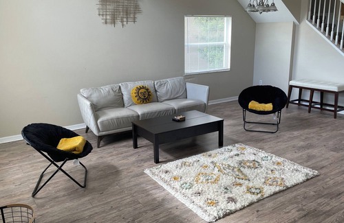 Winter Springs Casa | Cozy Home 4 bedroom 5 bed with Jet Tub.