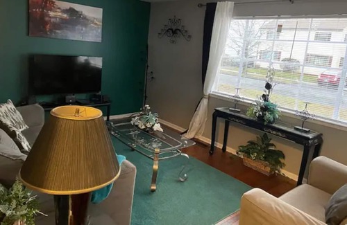 Stratford Casa | Cozy Home 5 Mins From I95 Train Beach Shopping