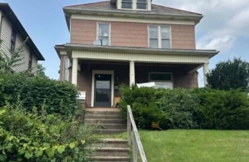 Steubenville Casa | Cozy home away from home. Located in Steubenville.