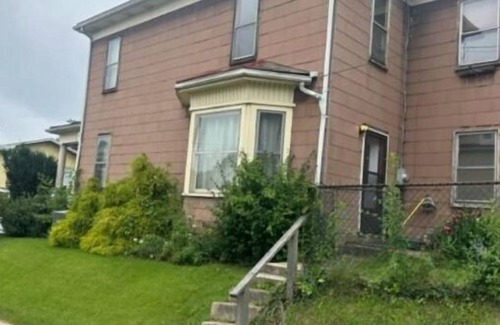 Steubenville Casa | Cozy home away from home. Located in Steubenville.