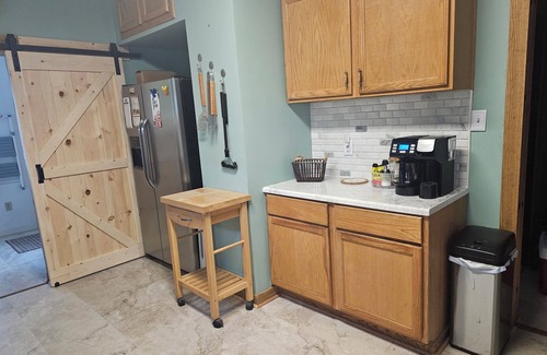 Marlinton Casa | Cozy home by the Greenbrier bike trails river and Snowshoe resort! Dod friendly