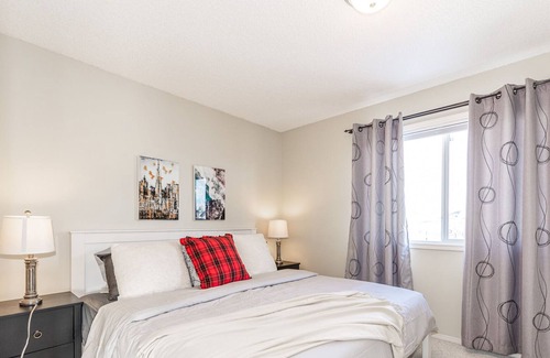Southwest Edmonton Cama Y Desayuno | Cozy Home