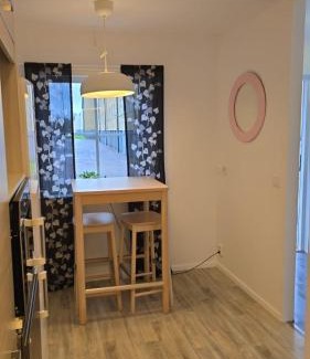 Borlange Apartamento | Cozy home, free Parking