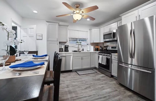 Dupont Casa | Cozy Home Games+BBQ|Min to Downtown Den & Boulder!