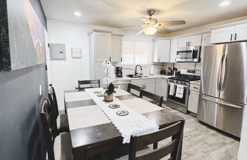Dupont Casa | Cozy Home Games+BBQ|Min to Downtown Den & Boulder!