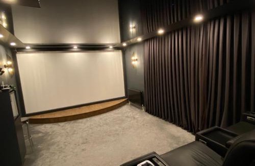 Etimesgut Villa | Cozy home - Garden, Fireplace & Cinema Experience