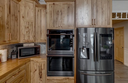 Brainerd Casa | Cozy Home, Hot Tub, Dock, Kayaks, Swimming, Fishing, Pub in Walking Distance