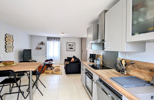 Ardentes Cabaña | Casa acogedora en el corazón de Berry con jardín, parking y comodidades modernas