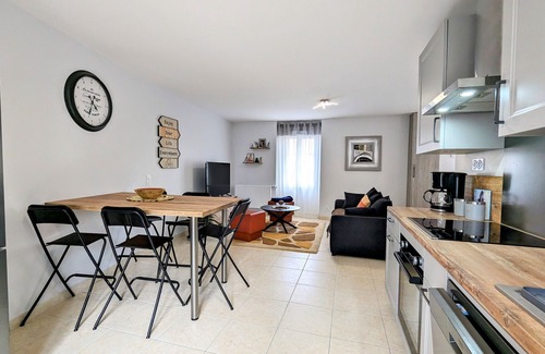 Ardentes Cabaña | Casa acogedora en el corazón de Berry con jardín, parking y comodidades modernas