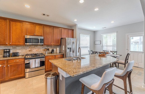 Spring Casa | Cozy home in Creekside near Rob Flemming Park