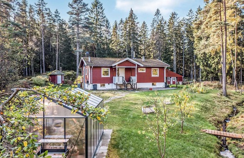 Orust Municipality Casa | Acogedora casa en Henån con sauna