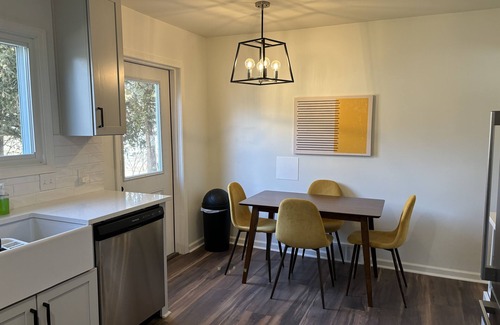 Hillsdale Casa | Cozy home in historic Hillsdale
