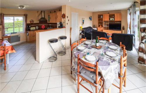 Kerlouan Casa | Cozy Home In Kerlouan With Wifi