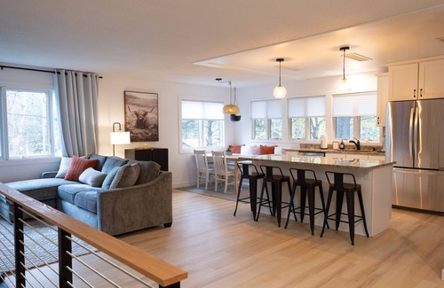 Lake St. Croix Beach Casa | Cozy Home in Lakeland near Lake St. Croix and Ski Slopes