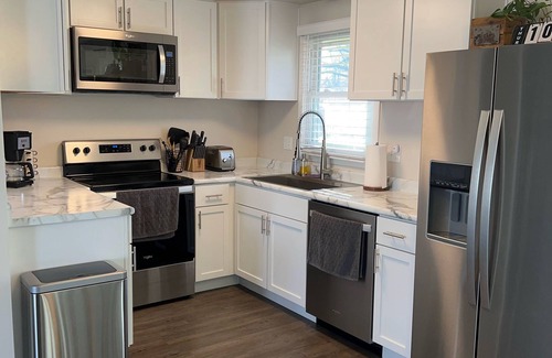 Ashwaubenon Casa | Cozy home in Lambeau's backyard!