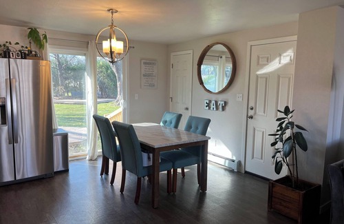 Ashwaubenon Casa | Cozy home in Lambeau's backyard!