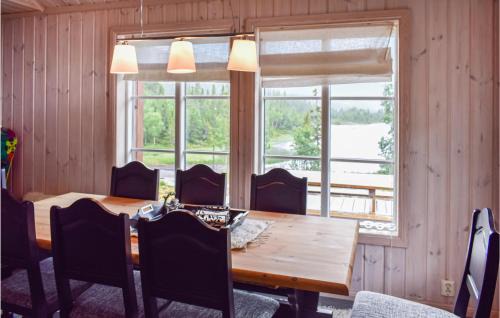 Atra Casa | Cozy Home In Rjukan With Kitchen