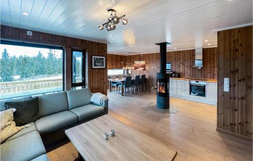 Sjusjoen Casa | Cozy Home In Sjusjøen With Kitchen