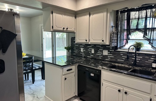 Edmond Casa | COZY Home in Trails South with coffee bar. Close to OKC/Guthrie, pets welcome!