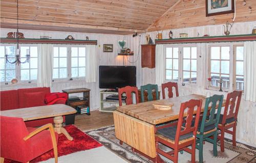 Atra Casa | Cozy Home In Tuddal With Kitchen