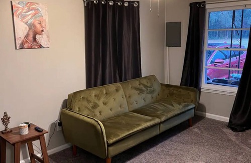 Brooklet Casa | Cozy Home Near GSU / Walk to Food, Shop & Chill