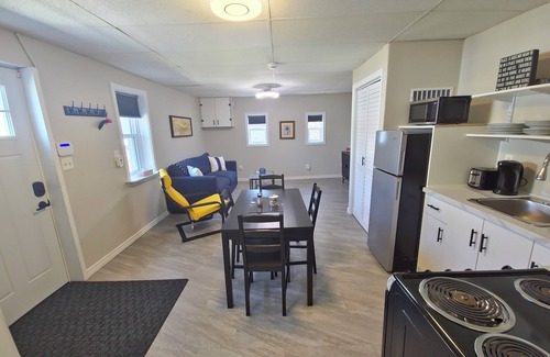 Rideau Heights Casa | Cozy home on a quiet street minutes to downtown Kingston!
