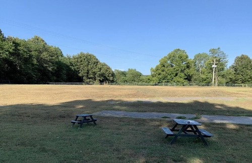 Pettit Casa | Cozy Home only 5 minutes from Lake Tenkiller!