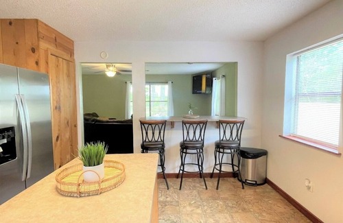 Ozark Casa | Cozy home right off the Pig Trail, in the Ozarks